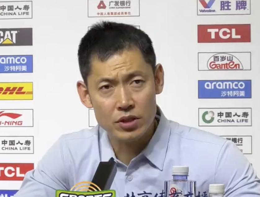 华体会体育在线-张庆鹏：球队需要更多老将站出来，不要在困难的时候摇头放弃
